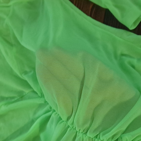 ❌SOLD❌Price firm: Sheer Neon green shirt - Picture 4 of 8